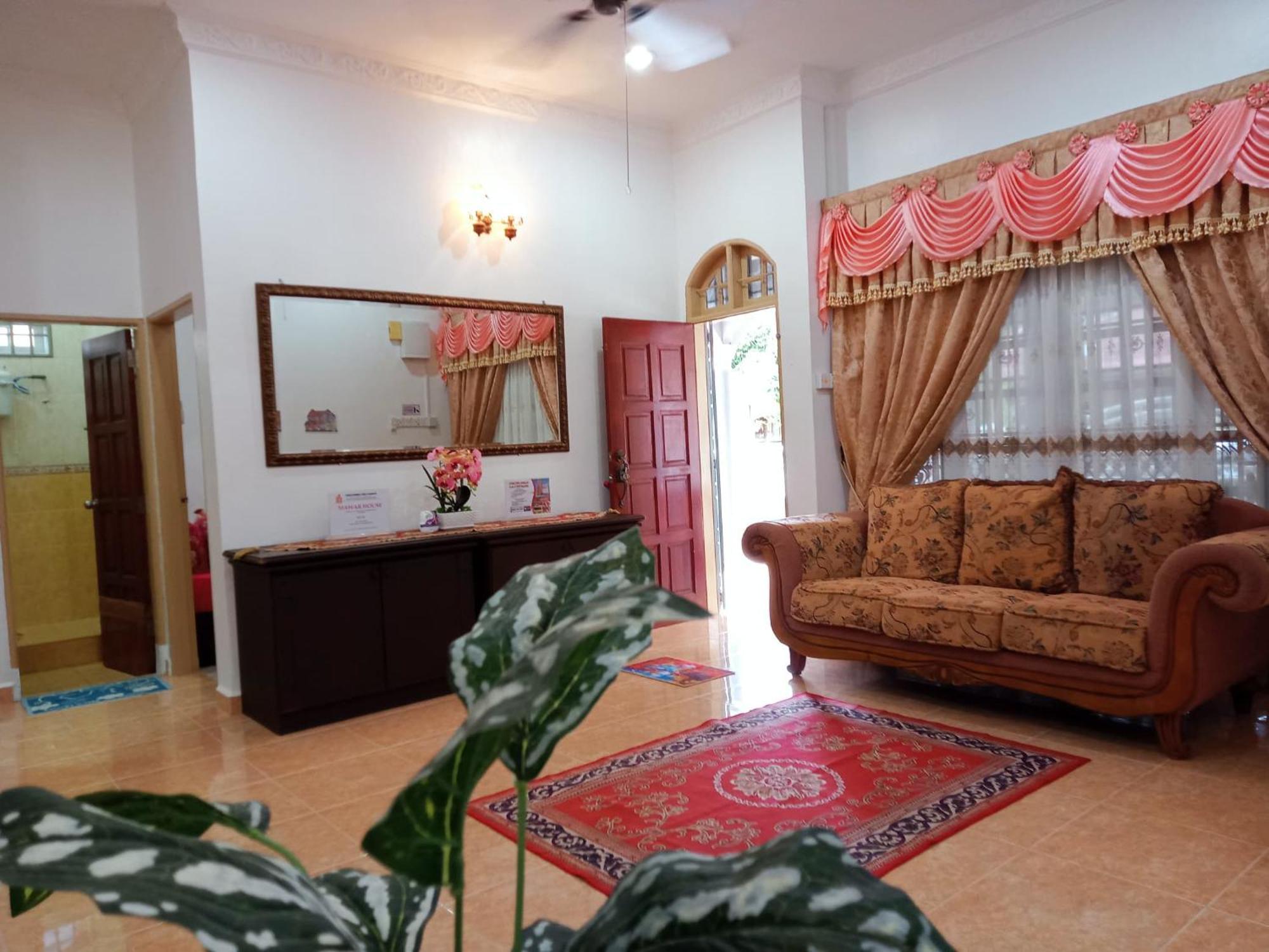 Mawar Camelia Homestay 5 Bedrooms Fully Aircond - Near Airport And Stadium Gong Badak Kuala Terengganu Bagian luar foto